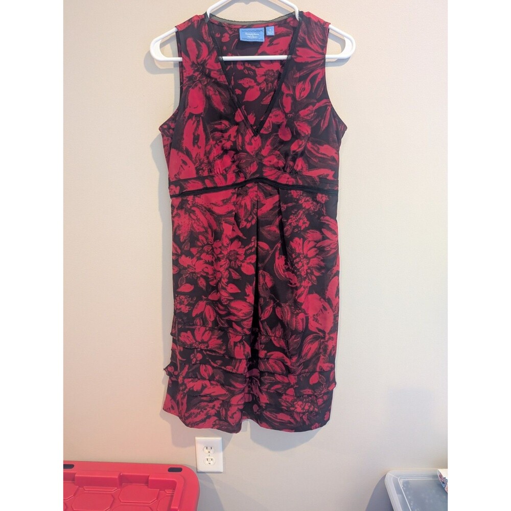 Women's sz 6 Dress Shift Red Goth Black Floral V neck Sleeveless Vampire Witch